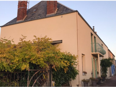 A vendre grande maison de 183m2 avec dépendances, terrain et cours